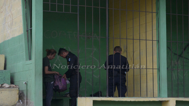 “Inusual altar religioso” incomoda a vecinos de Amatitlán