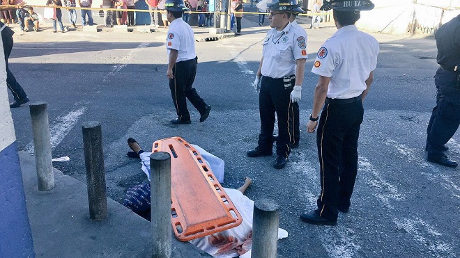 asesinan, mujer, hijo, zona 6