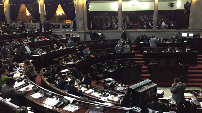 Diputados del Congreso sesionan en el hemiciclo durante la legislatura 2016, sesión
