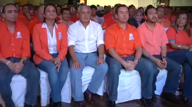 Baldetti, Pérez y Sinibaldi en mitin político