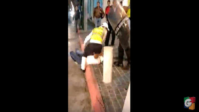 Agente PMT protagoniza pelea en zona 1