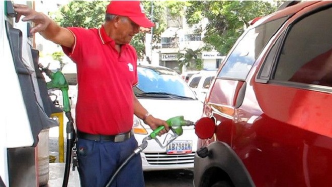 Gasolina sobrevalorada, 15 expendios serán sancionados