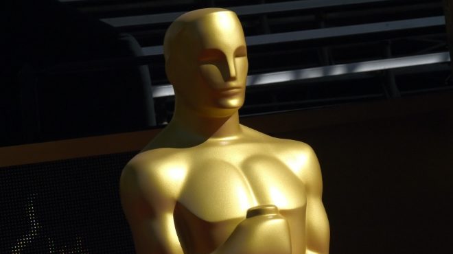 AFP/Archivos / Mark RalstonUna estatuilla de los premios Óscar el 27 de febrero de 2016 en Hollywood