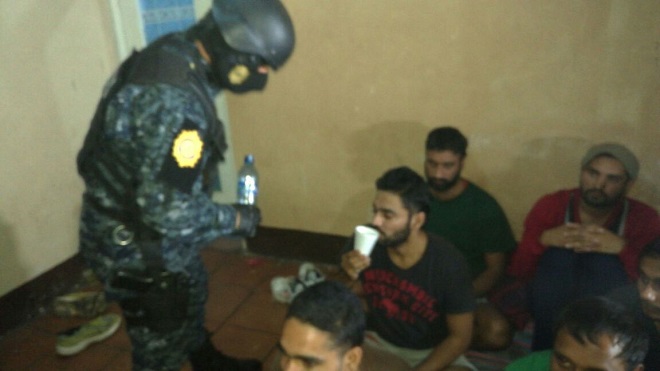 Rescatan a 25 migrantes de Nepal e India secuestrados en Guatemala