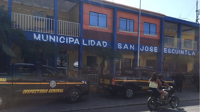 Municipalidad del Puerto San José oculta información de sueldos y costo de obras
