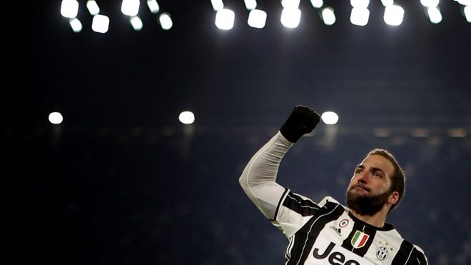 Juventus Higuain 2017 00