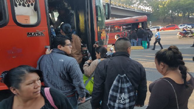 Extorsiones paralizan transporte de la ruta 203