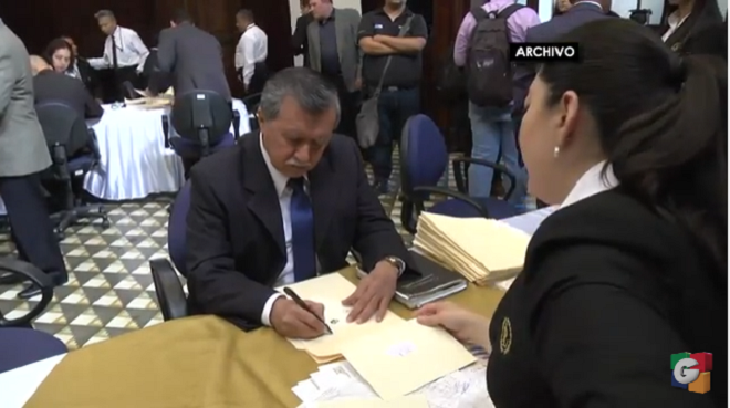 un año y no quitan inmunidad