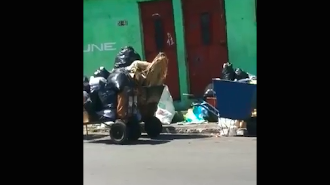 Basureros clandestinos en las calles de la zona 6 Mixco