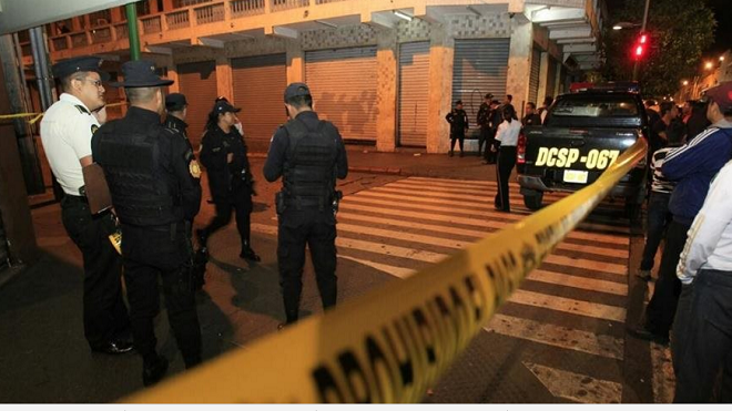 Ataque armado en la Sexta Avenida deja un muerto