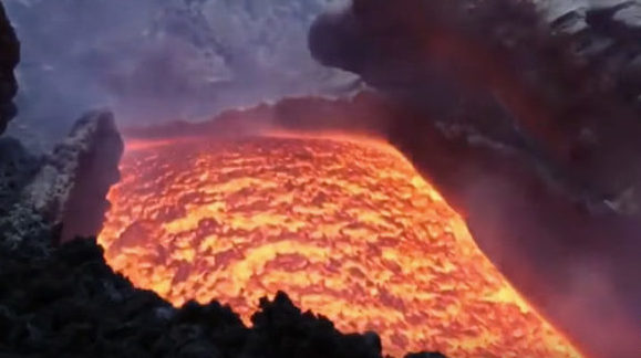 Video: Los espectaculares ríos de lava del Etna, vistos desde un dron