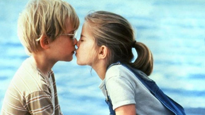 http://www.elperiodico.com/es/noticias/extra/13-abril-dia-internacional-del-beso-5960235