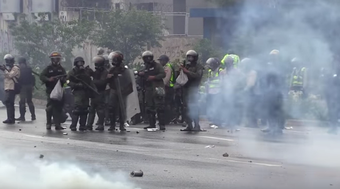 Suman 5 muertos por manifestaciones en Venezuela