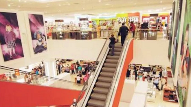 Inauguran su primera escalera eléctrica y los internautas se burlan
