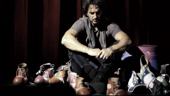 Escuche el estreno de la biografía literaria de Ricardo Arjona, en el Circo Soledad
