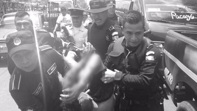 Vecinos capturan y queman vivo a presunto sicario en Quetzaltenango