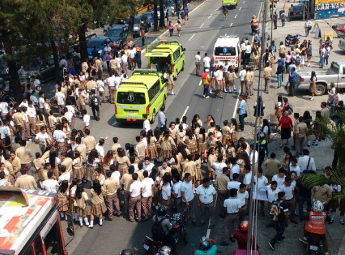 Maestros, padres de familia y alumnos piden justicia