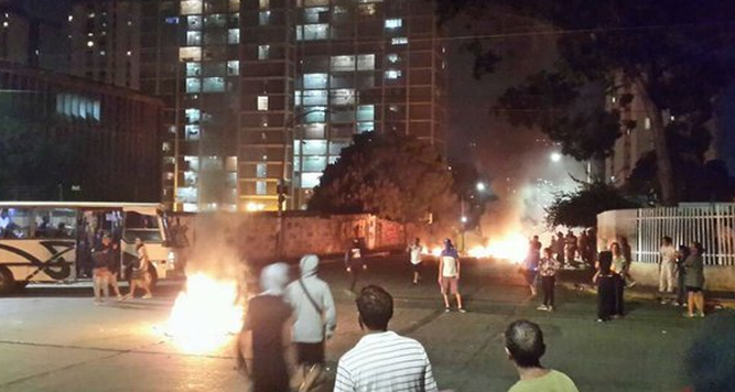 Bandas armadas atacaron hospital en Caracas