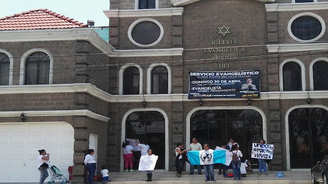 Frente a la iglesia del pastor y papá de Jabes Emanuel Meda Maldonado, piden justicia para Brenda Domínguez