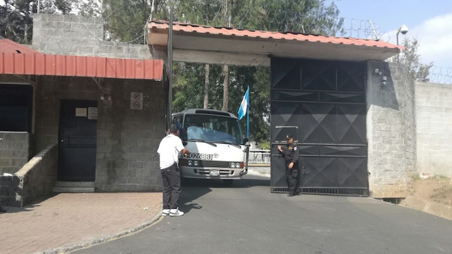 Hogar Seguro queda vacío, trasladan a los últimos niños del lugar