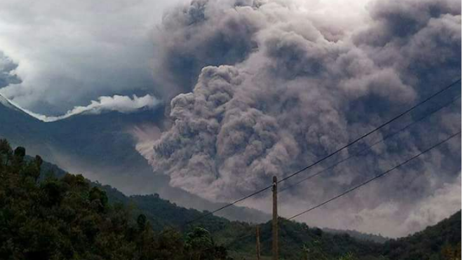 Impresionante la nueva erupción del Volcán de Fuego, empiezan a realizar evacuar comunidades