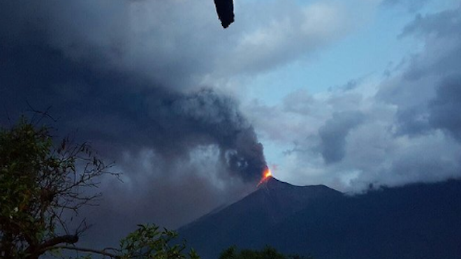 Volcán de Fuego vuelve a "parámetros normales" tras su erupción más fuerte de los últimos años