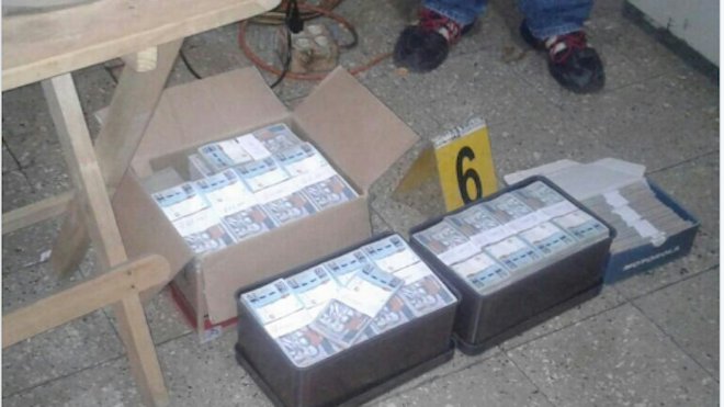 Maestros capturados con más de Q5 millones son beneficiados arresto domiciliario