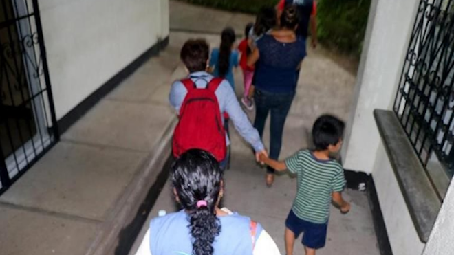 Rescatan a 4 hermanitos que eran encerrados con llave en su vivienda