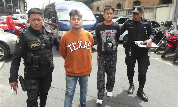 Presuntos integrantes de la Mara Salvatrucha son capturados.