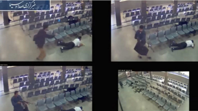 El momento en que los terroristas abren fuego en el Parlamento iraní [FUERTE VIDEO]