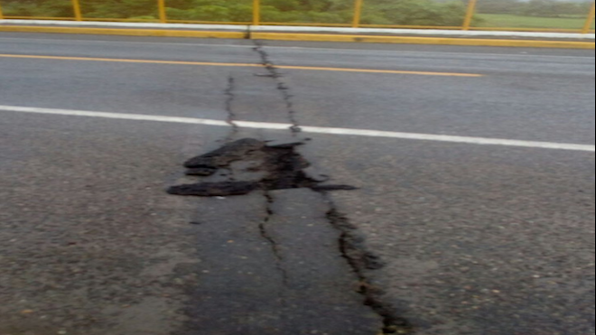 [GALERÍA] Cierran paso puente de Aduana Tecún Umán II, por daños tras sismo