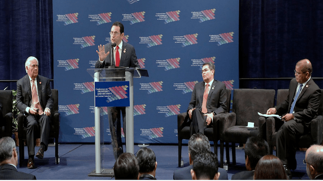 Pence, Jimmy Morales anunció un recorte de la ayuda al combate al narcotráfico en Centroamérica, al tiempo que prometió blindar la frontera a las drogas