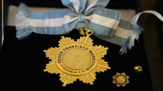8 maestros condecorados con la Orden Nacional Francisco Marroquín.