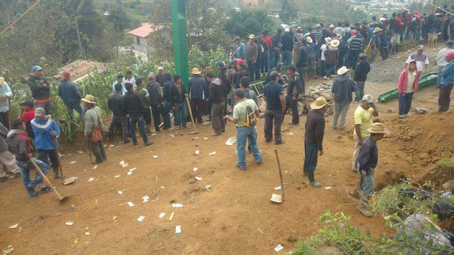 #URGENTE Por problemas territoriales vecinos de Comitancillo toman destruyen la municipalidad
