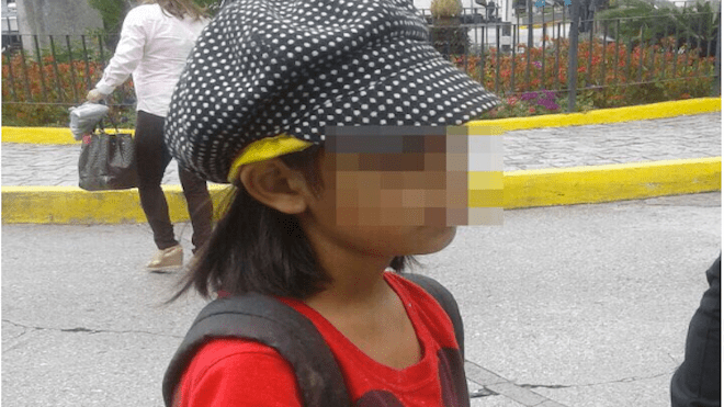 Una niña huyó de su casa en Chimaltenango para pedir ayuda, señalando que una tía la golpea todos los días.