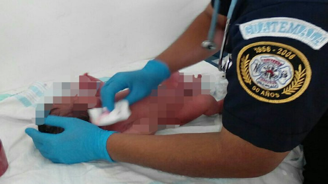 Abandonan a recién nacido en Villa Nueva, frente a una vivienda