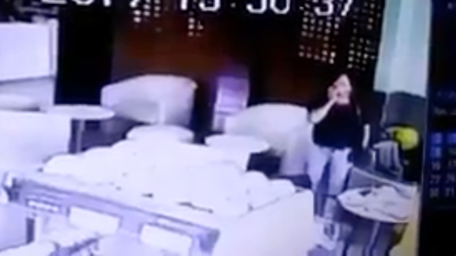 Ladrona de carteras en Xela queda grabada en video