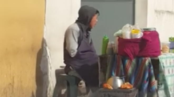 #Guatereporta: Graban a joven en supuesto acto sexual mientras vendía antojitos