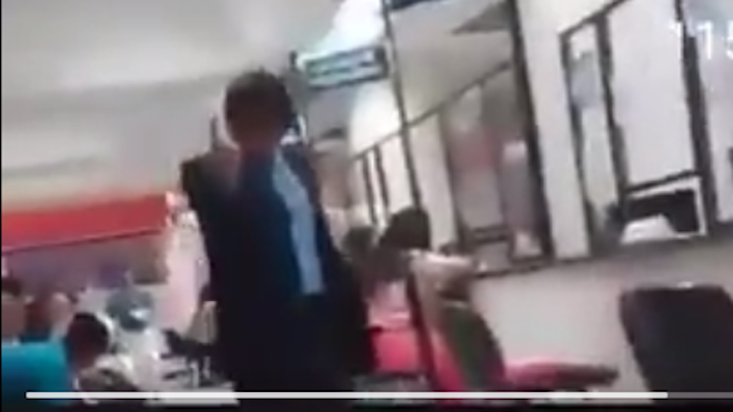 [VIDEO] Trabajador del Mintrab le grita a la Sra, por "hacerle perder su horario de almuerzo"