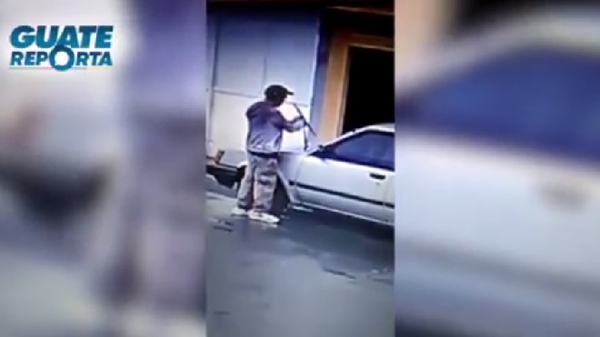 Un vecino de zona 6 denuncia el robo de limpiabrisas a un vehículo estacionado.