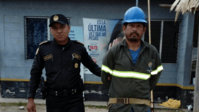 Capturan a electricista por hacer conexiones ilegales de energía eléctrica