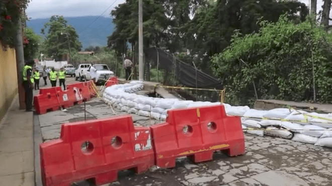 La Municipalidad de Antigua construirá un muro de concreto por socavamiento.