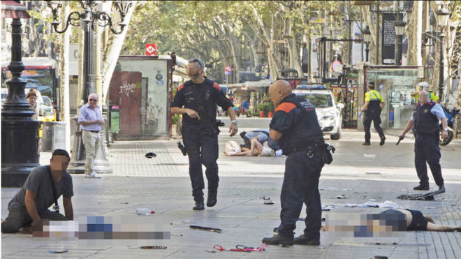 Las Ramblas, el escenario de las celebraciones del Barça se tiñe de sangre