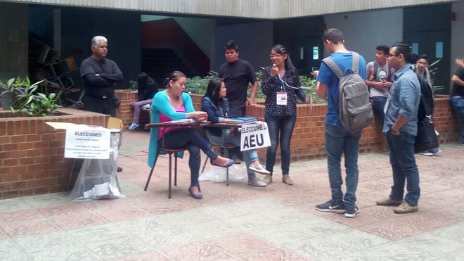 Mesas ilegales para elegir AEU en la Usac