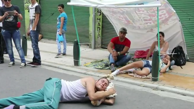 Colombianos combaten el estrés en el “Día de la pereza"