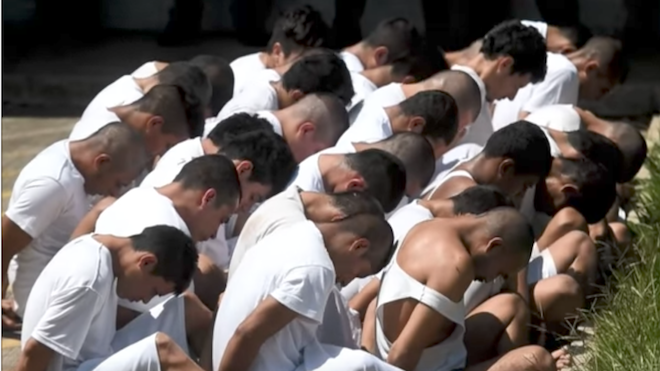 Trasladan a pandilleros a cárcel de máxima seguridad