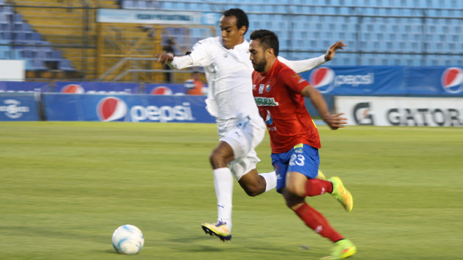 Clasico-299-Comunicaciones-Municipal-Wilson-Lalin-Carlos-Kamiani-00