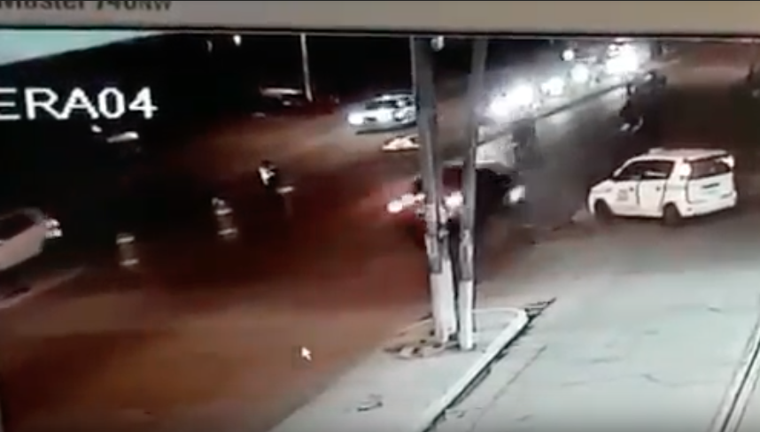 Ebrio atropella a agente de la PMT de Mixco en la calzada San Juan