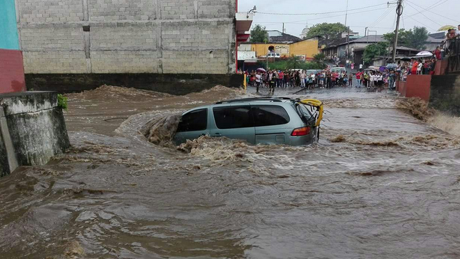 Derrumbes, deslizamientos e inundaciones por lluvias en las últimas 24 horas [GALERÍA]