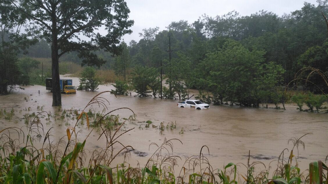 Derrumbes, deslizamientos e inundaciones por lluvias en las últimas 24 horas [GALERÍA]